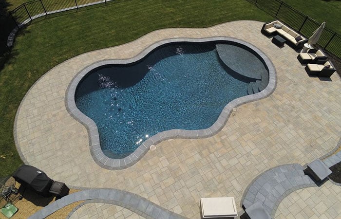 The Benefits of Choosing a Gunite Pool Installer Who Offers Maintenance and Repair Services